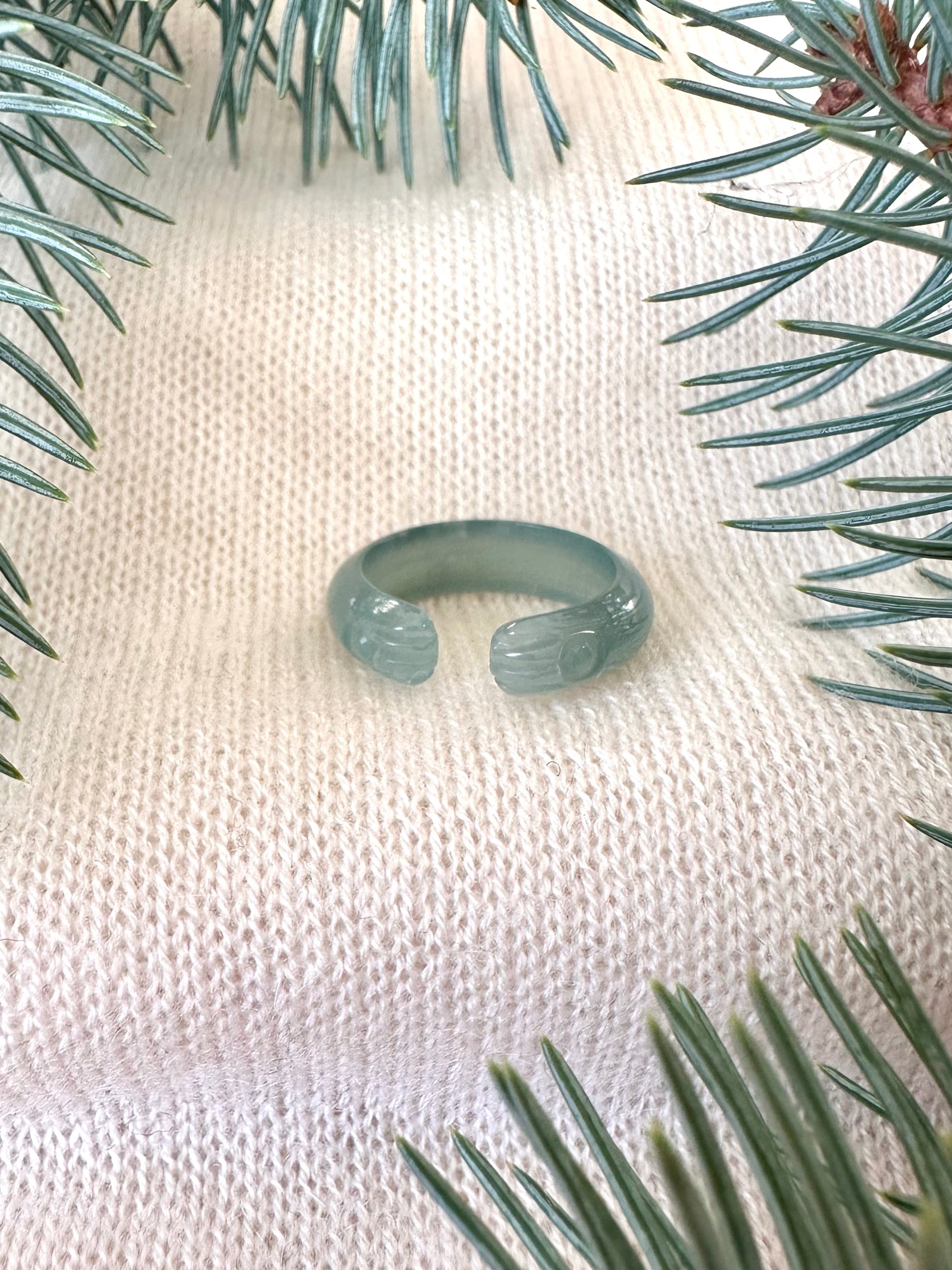 Jadeite Paw Hug Ring