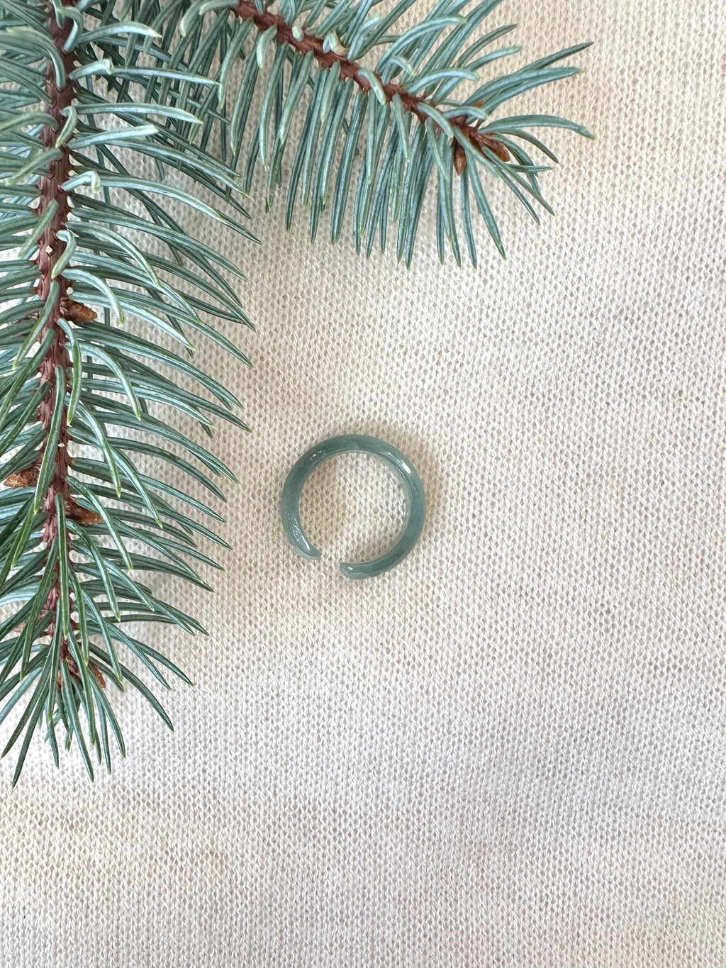 Jadeite Paw Hug Ring